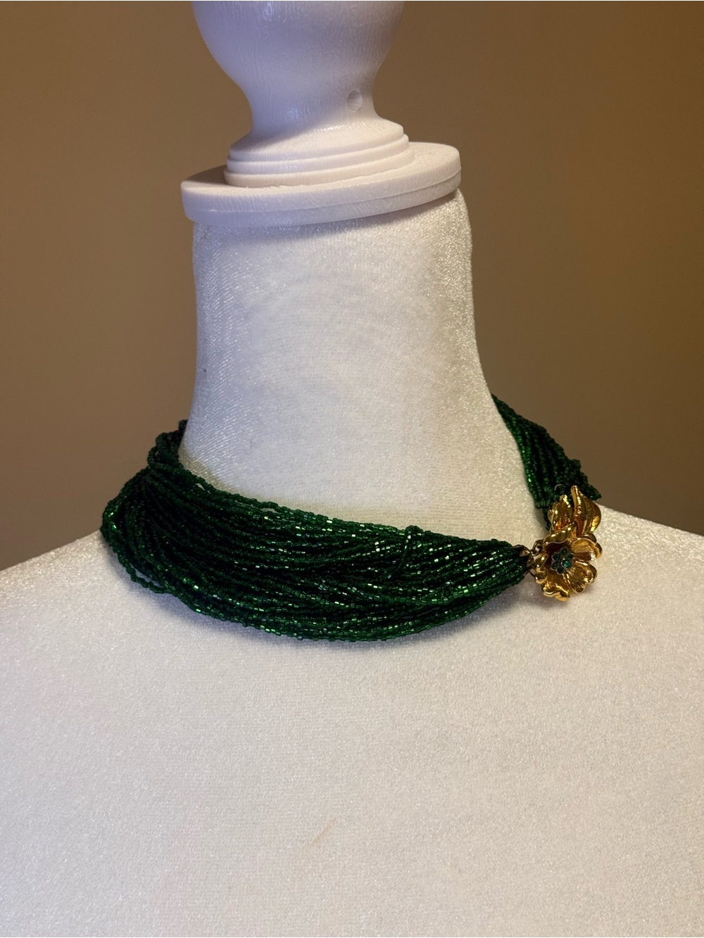 Multi-Strand Emerald Green Beaded Choker with Gold Floral Clasp